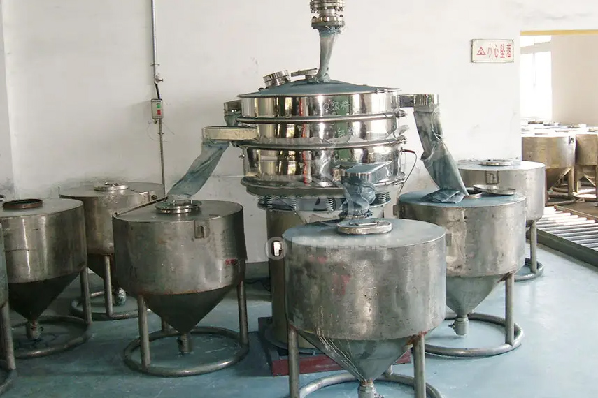 振蕩篩主要特點：換網容易，全封閉模式粉末不飛揚，可連續作業