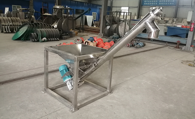 ls螺旋輸送機(jī)：型號(hào)齊全，結(jié)構(gòu)簡單，占地面積小，輸送能力強(qiáng)。